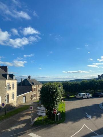 Panorama Sur Le Chateau De Carrouges Lägenhet Exteriör bild